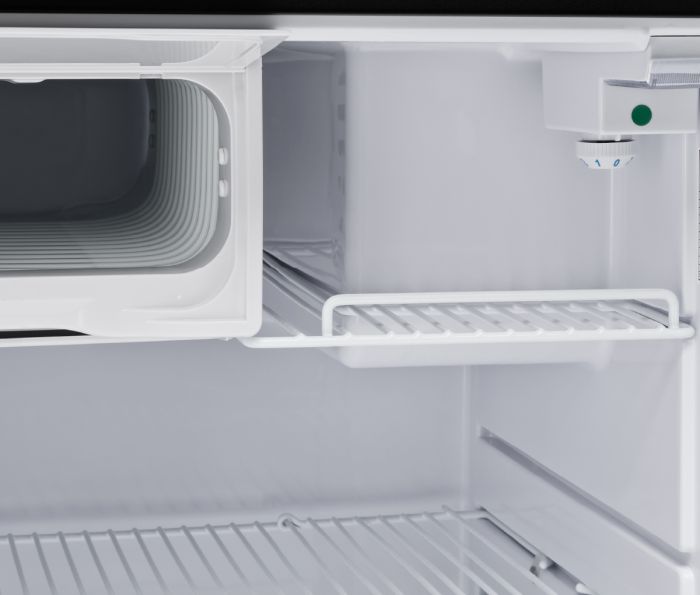 Indel B EL130 Elegance (12/24V, 130 литров)  Компрессорный холодильник CRR130N1S18E0NNO00